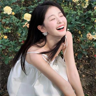 黑衣女孩